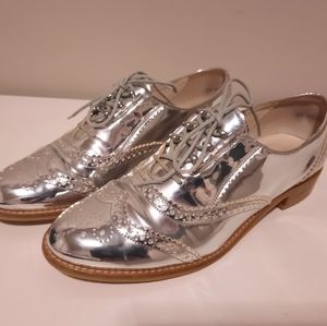 Stuart Weitzman Silver Oxford Shoes
